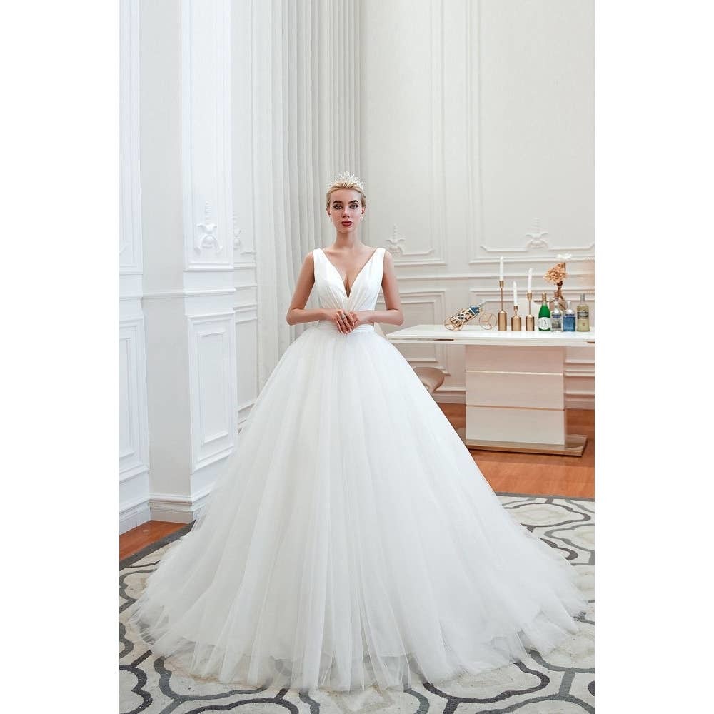 Elegant White Wedding Dress